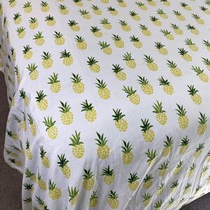 Caribbean Joe 4 pc set Pineapple Print Bedding in Yellow and Green Queen